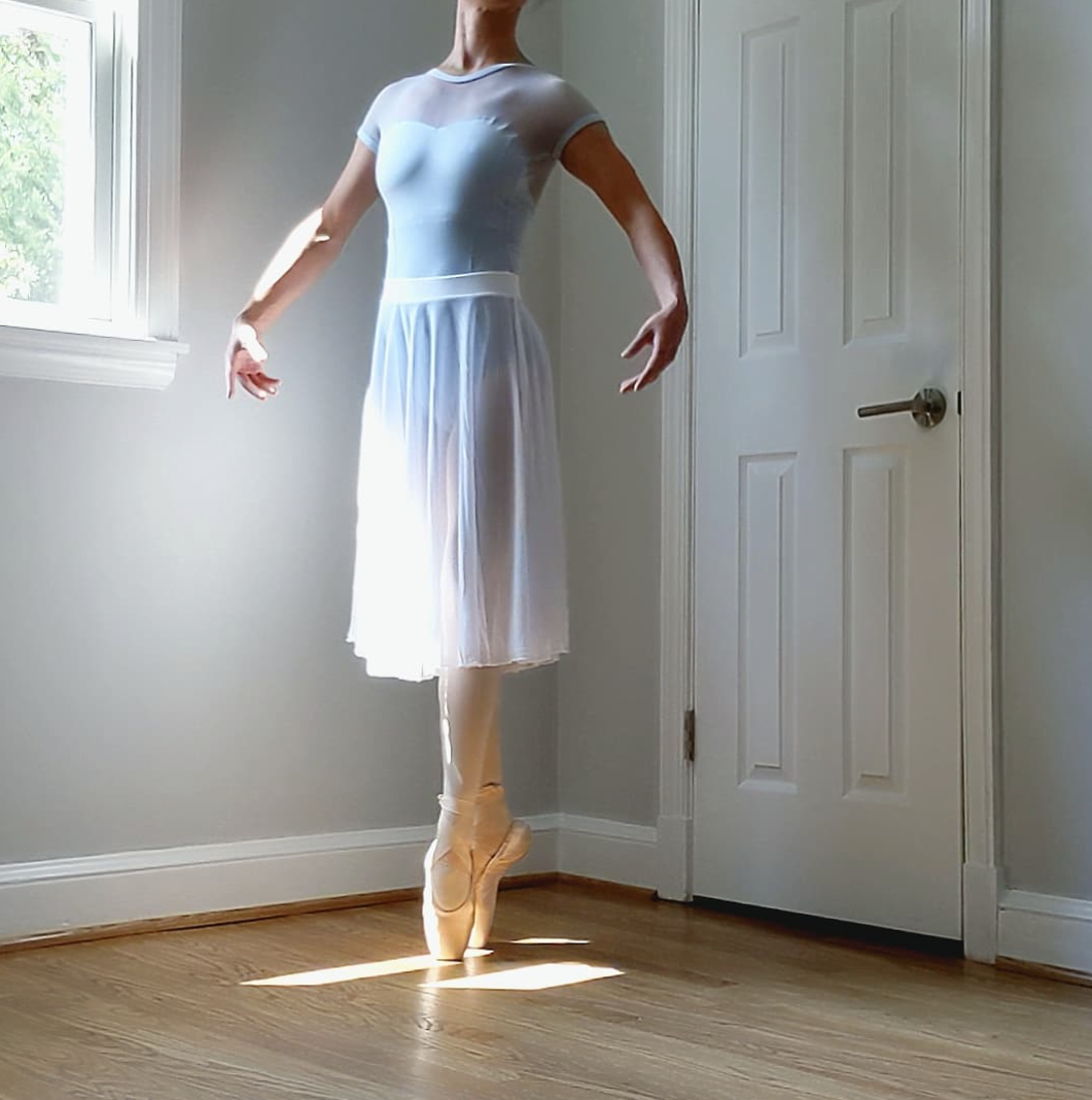 Dancer in pointe shoes